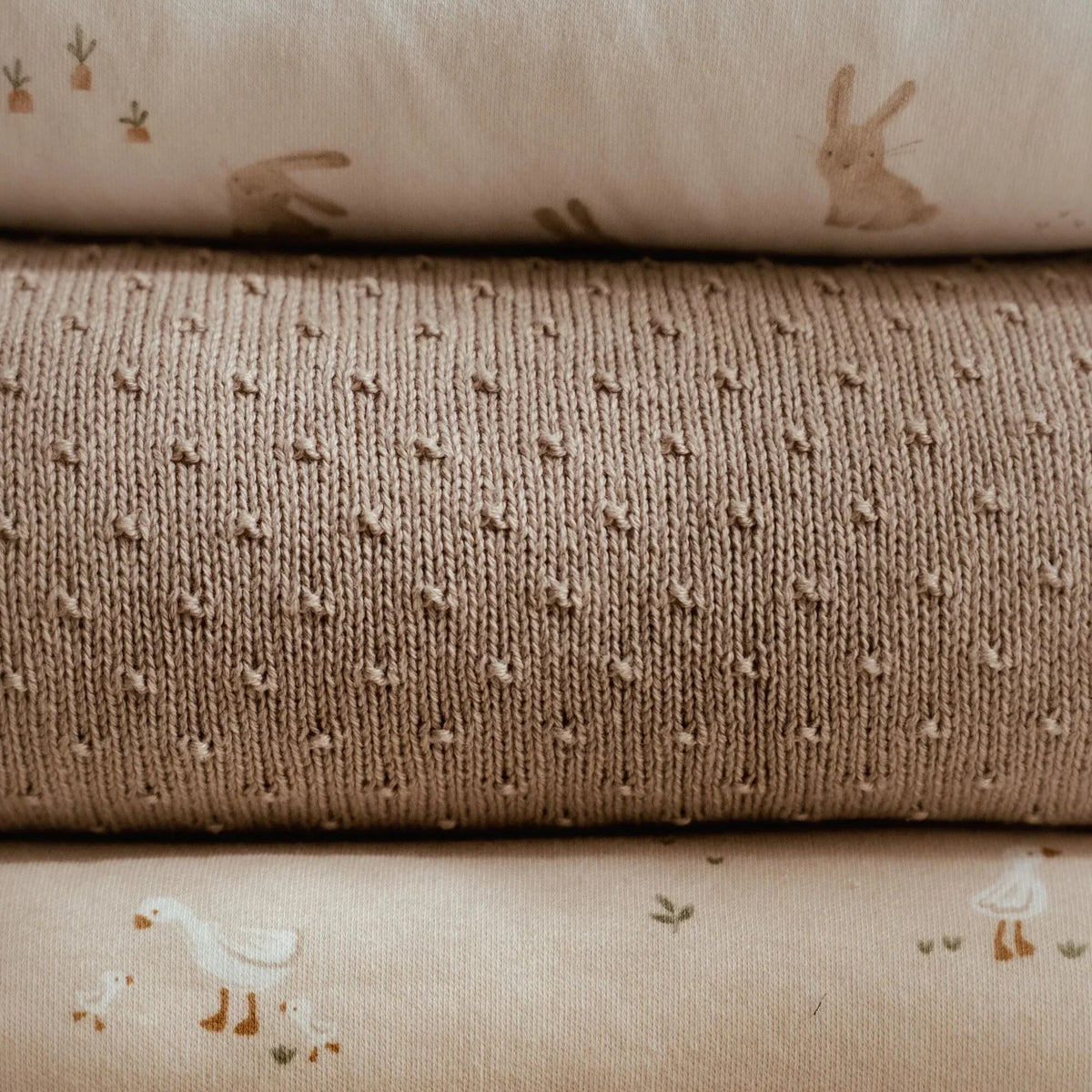 Gebreid ledikantdeken – Beige – Essentials